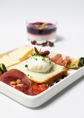 5. Breakfast Summer Business Menu 2026 ©Luxair