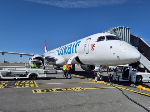 E195-E2 ©Luxair